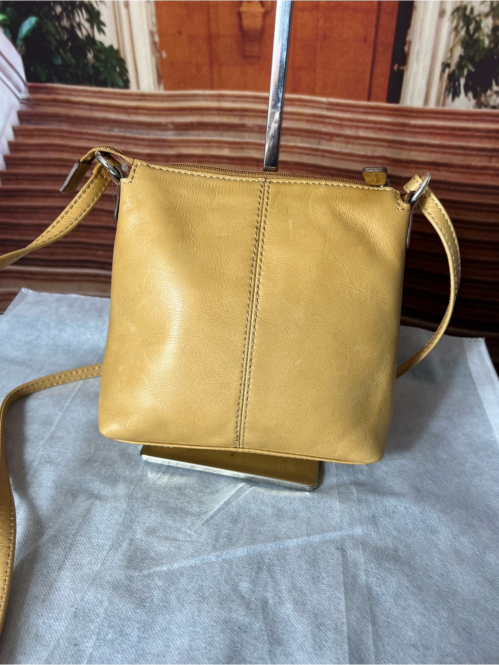 NWT Fossil Patchwork Leather Crossbody Bag in Multi-Color, Zip Closure - Picture 3 of 13